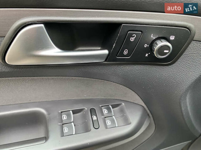 Чорний Фольксваген Туран, об'ємом двигуна 1.97 л та пробігом 265 тис. км за 10900 $, фото 22 на Automoto.ua