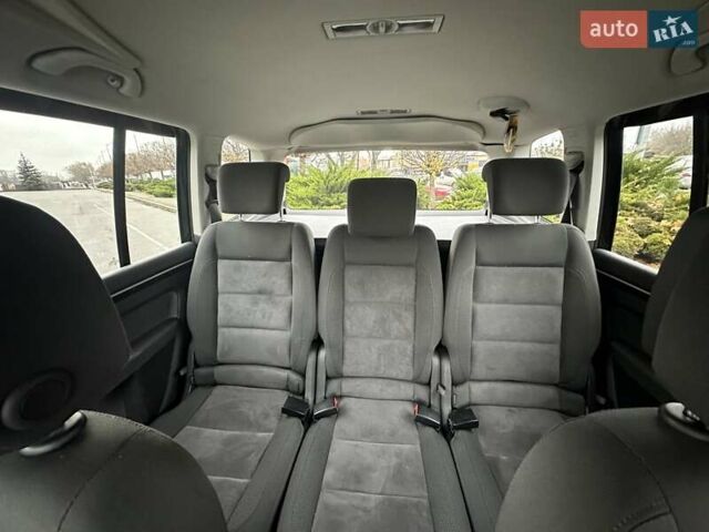 Черный Фольксваген Туран, объемом двигателя 2 л и пробегом 240 тыс. км за 11900 $, фото 20 на Automoto.ua