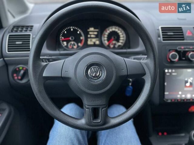 Чорний Фольксваген Туран, об'ємом двигуна 1.6 л та пробігом 231 тис. км за 11800 $, фото 15 на Automoto.ua