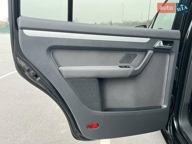 Чорний Фольксваген Туран, об'ємом двигуна 1.6 л та пробігом 201 тис. км за 12900 $, фото 10 на Automoto.ua