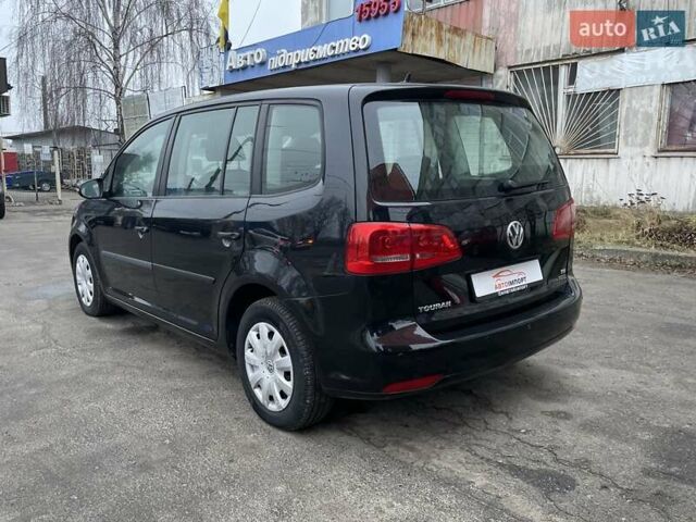 Чорний Фольксваген Туран, об'ємом двигуна 1.6 л та пробігом 231 тис. км за 11800 $, фото 4 на Automoto.ua