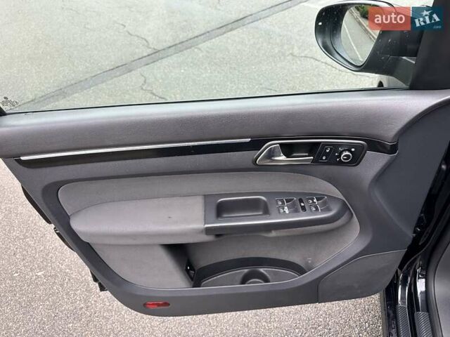 Черный Фольксваген Туран, объемом двигателя 2 л и пробегом 240 тыс. км за 11900 $, фото 11 на Automoto.ua