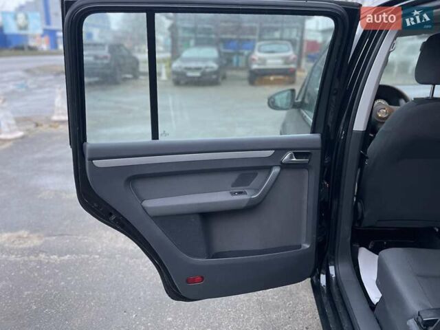 Чорний Фольксваген Туран, об'ємом двигуна 1.6 л та пробігом 231 тис. км за 11800 $, фото 29 на Automoto.ua