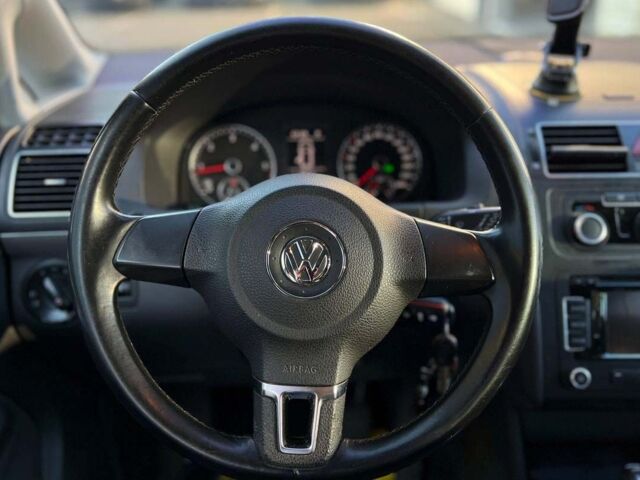 Черный Фольксваген Туран, объемом двигателя 1.6 л и пробегом 270 тыс. км за 11600 $, фото 20 на Automoto.ua