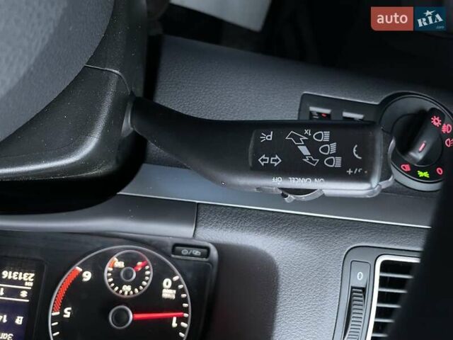 Чорний Фольксваген Туран, об'ємом двигуна 1.6 л та пробігом 231 тис. км за 11800 $, фото 12 на Automoto.ua