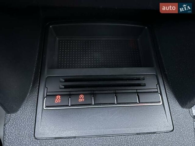 Чорний Фольксваген Туран, об'ємом двигуна 1.6 л та пробігом 231 тис. км за 11800 $, фото 20 на Automoto.ua