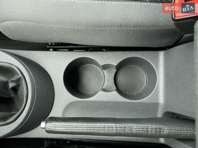 Чорний Фольксваген Туран, об'ємом двигуна 1.97 л та пробігом 265 тис. км за 10900 $, фото 43 на Automoto.ua