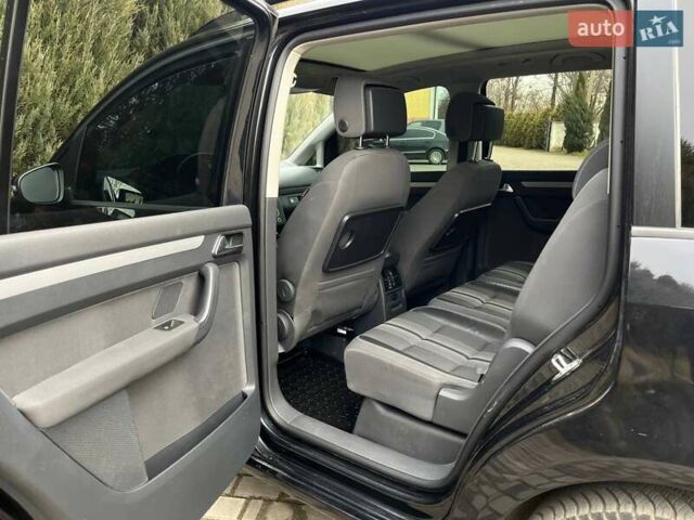 Чорний Фольксваген Туран, об'ємом двигуна 2 л та пробігом 199 тис. км за 13650 $, фото 46 на Automoto.ua