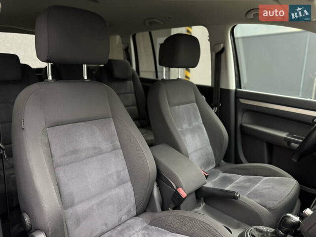 Черный Фольксваген Туран, объемом двигателя 1.4 л и пробегом 171 тыс. км за 10799 $, фото 19 на Automoto.ua