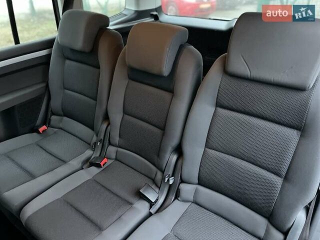 Чорний Фольксваген Туран, об'ємом двигуна 1.6 л та пробігом 231 тис. км за 11800 $, фото 32 на Automoto.ua