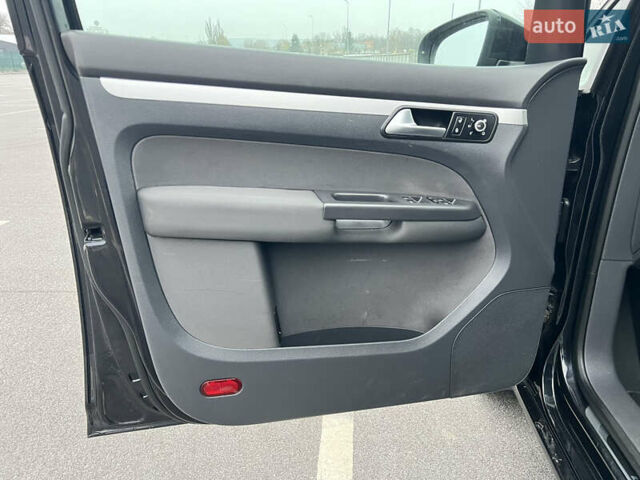 Чорний Фольксваген Туран, об'ємом двигуна 1.6 л та пробігом 201 тис. км за 12900 $, фото 21 на Automoto.ua