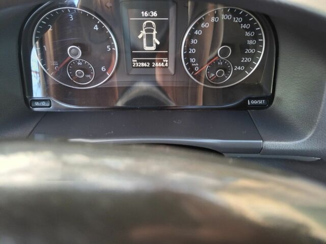 Чорний Фольксваген Туран, об'ємом двигуна 1.6 л та пробігом 222 тис. км за 12000 $, фото 4 на Automoto.ua