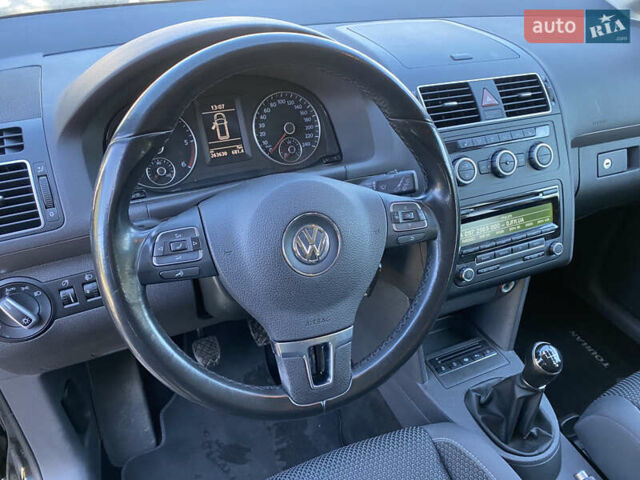 Черный Фольксваген Туран, объемом двигателя 1.97 л и пробегом 263 тыс. км за 10999 $, фото 23 на Automoto.ua