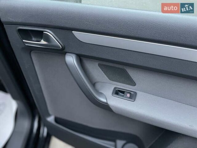 Чорний Фольксваген Туран, об'ємом двигуна 1.6 л та пробігом 231 тис. км за 11800 $, фото 41 на Automoto.ua