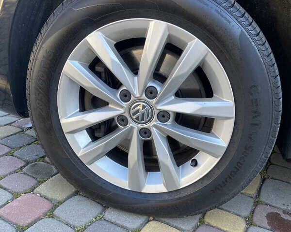 Черный Фольксваген Туран, объемом двигателя 1.97 л и пробегом 263 тыс. км за 10999 $, фото 34 на Automoto.ua