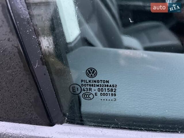 Чорний Фольксваген Туран, об'ємом двигуна 1.6 л та пробігом 231 тис. км за 11800 $, фото 70 на Automoto.ua