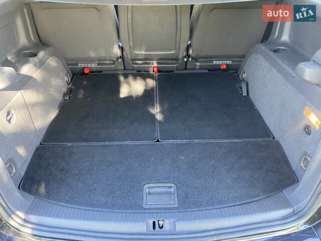 Черный Фольксваген Туран, объемом двигателя 1.97 л и пробегом 263 тыс. км за 10999 $, фото 28 на Automoto.ua