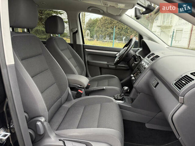 Черный Фольксваген Туран, объемом двигателя 1.6 л и пробегом 211 тыс. км за 11300 $, фото 65 на Automoto.ua