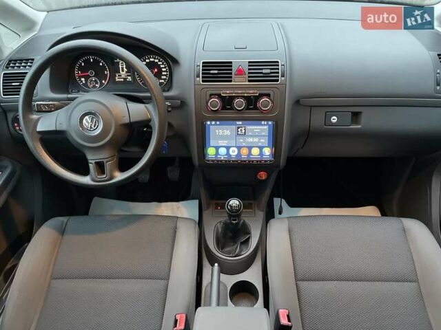 Чорний Фольксваген Туран, об'ємом двигуна 1.6 л та пробігом 231 тис. км за 11800 $, фото 44 на Automoto.ua