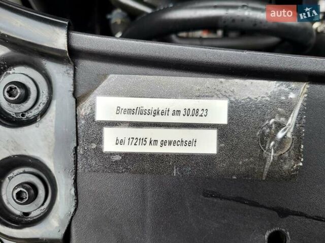 Черный Фольксваген Туран, объемом двигателя 1.6 л и пробегом 204 тыс. км за 11950 $, фото 90 на Automoto.ua