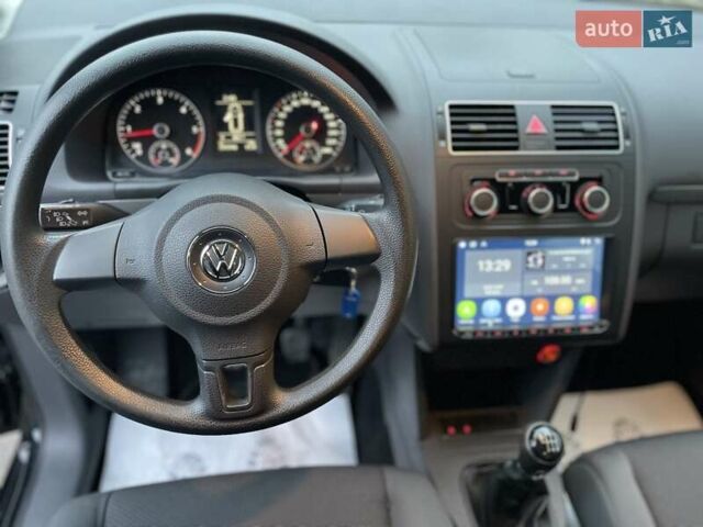 Чорний Фольксваген Туран, об'ємом двигуна 1.6 л та пробігом 231 тис. км за 11800 $, фото 26 на Automoto.ua