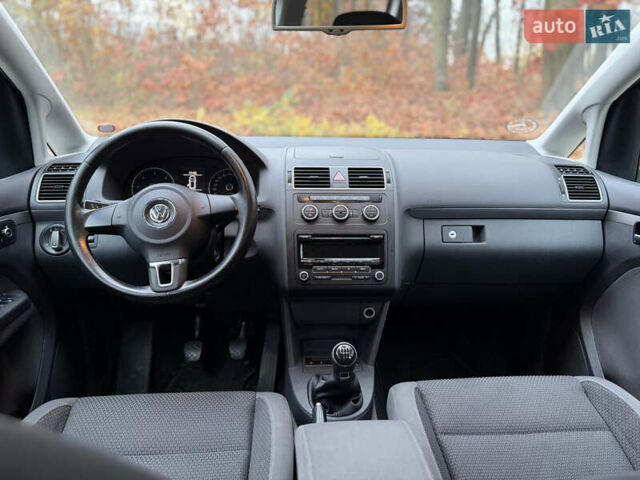 Чорний Фольксваген Туран, об'ємом двигуна 1.6 л та пробігом 243 тис. км за 8900 $, фото 12 на Automoto.ua