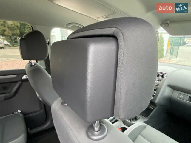 Чорний Фольксваген Туран, об'ємом двигуна 1.97 л та пробігом 265 тис. км за 10900 $, фото 30 на Automoto.ua