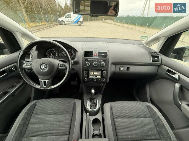 Черный Фольксваген Туран, объемом двигателя 1.6 л и пробегом 211 тыс. км за 11300 $, фото 40 на Automoto.ua