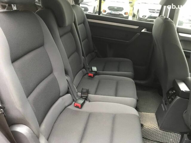 Черный Фольксваген Туран, объемом двигателя 1.6 л и пробегом 273 тыс. км за 11490 $, фото 14 на Automoto.ua