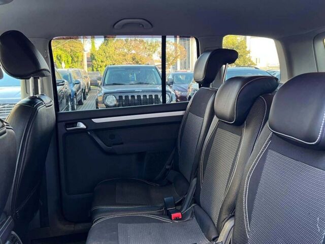 Черный Фольксваген Туран, объемом двигателя 1.6 л и пробегом 270 тыс. км за 11600 $, фото 19 на Automoto.ua