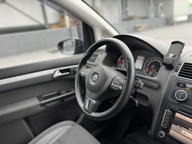 Чорний Фольксваген Туран, об'ємом двигуна 2 л та пробігом 265 тис. км за 12350 $, фото 14 на Automoto.ua