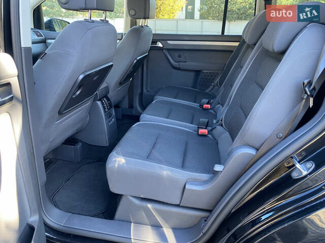 Черный Фольксваген Туран, объемом двигателя 1.97 л и пробегом 263 тыс. км за 10999 $, фото 12 на Automoto.ua