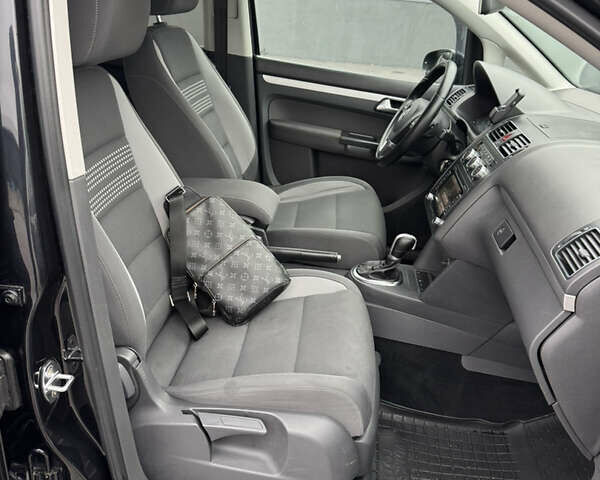 Чорний Фольксваген Туран, об'ємом двигуна 1.97 л та пробігом 243 тис. км за 12550 $, фото 27 на Automoto.ua