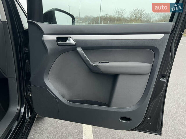 Чорний Фольксваген Туран, об'ємом двигуна 1.6 л та пробігом 201 тис. км за 12900 $, фото 18 на Automoto.ua