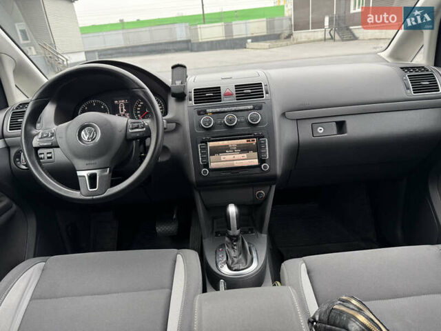 Чорний Фольксваген Туран, об'ємом двигуна 1.97 л та пробігом 243 тис. км за 12550 $, фото 22 на Automoto.ua