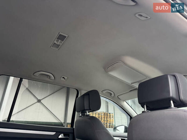 Чорний Фольксваген Туран, об'ємом двигуна 1.97 л та пробігом 243 тис. км за 12550 $, фото 23 на Automoto.ua