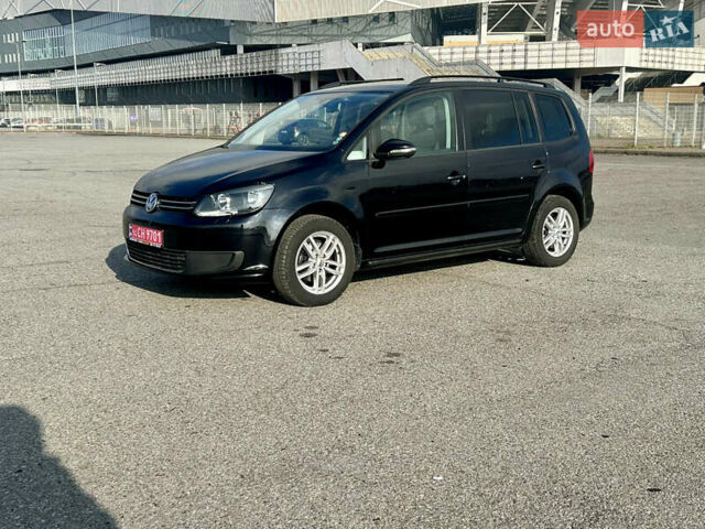 Черный Фольксваген Туран, объемом двигателя 1.6 л и пробегом 223 тыс. км за 11700 $, фото 5 на Automoto.ua