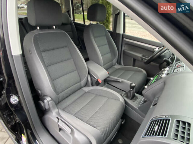 Чорний Фольксваген Туран, об'ємом двигуна 1.97 л та пробігом 265 тис. км за 10900 $, фото 28 на Automoto.ua