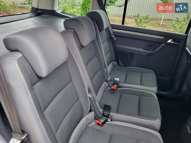 Черный Фольксваген Туран, объемом двигателя 1.6 л и пробегом 204 тыс. км за 11950 $, фото 76 на Automoto.ua