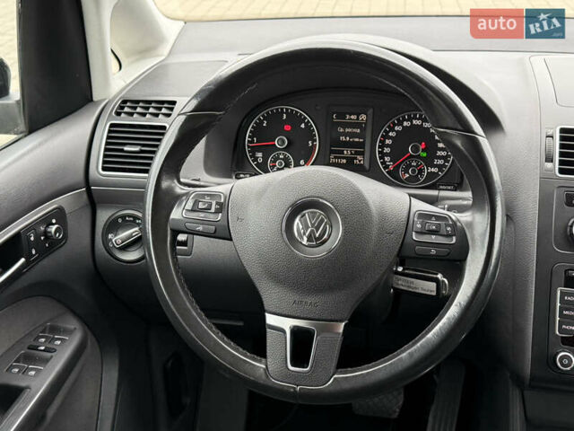 Черный Фольксваген Туран, объемом двигателя 1.6 л и пробегом 211 тыс. км за 11300 $, фото 46 на Automoto.ua