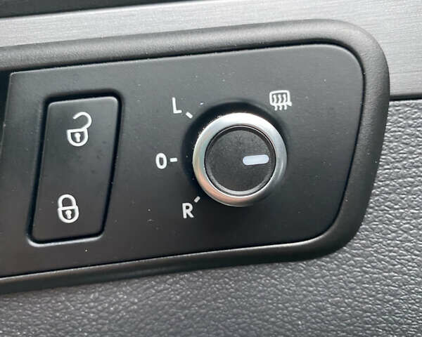 Чорний Фольксваген Туран, об'ємом двигуна 1.97 л та пробігом 265 тис. км за 10900 $, фото 40 на Automoto.ua