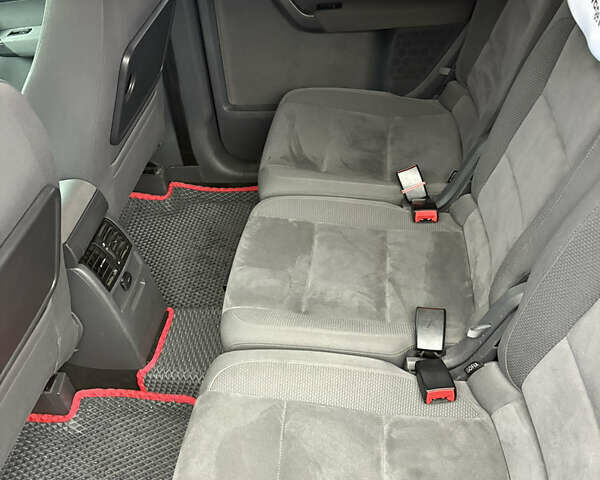 Черный Фольксваген Туран, объемом двигателя 2 л и пробегом 265 тыс. км за 11400 $, фото 6 на Automoto.ua