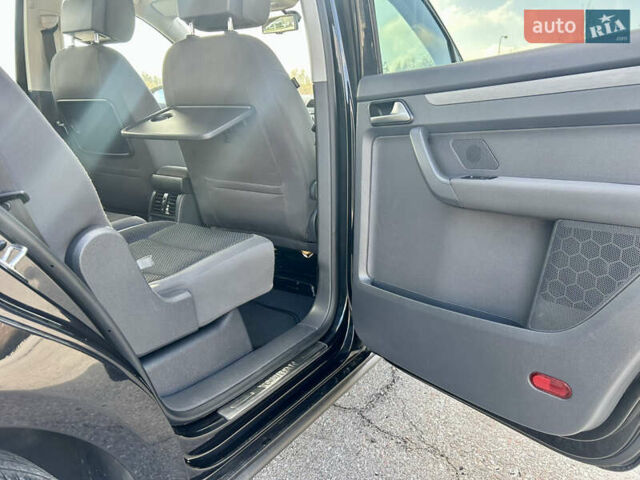 Черный Фольксваген Туран, объемом двигателя 1.6 л и пробегом 223 тыс. км за 11700 $, фото 20 на Automoto.ua