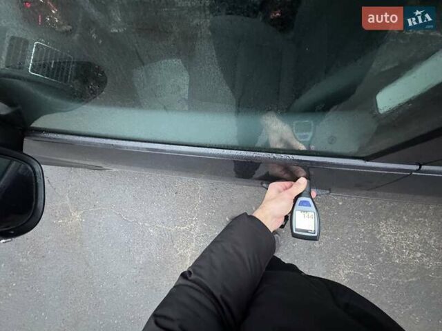 Чорний Фольксваген Туран, об'ємом двигуна 1.6 л та пробігом 231 тис. км за 11800 $, фото 81 на Automoto.ua