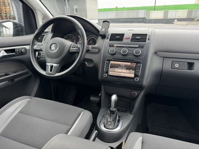 Чорний Фольксваген Туран, об'ємом двигуна 2 л та пробігом 265 тис. км за 12350 $, фото 21 на Automoto.ua