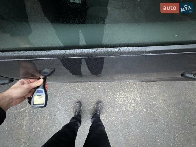 Чорний Фольксваген Туран, об'ємом двигуна 1.6 л та пробігом 231 тис. км за 11800 $, фото 86 на Automoto.ua