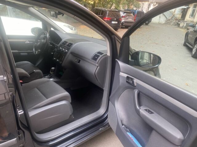 Черный Фольксваген Туран, объемом двигателя 1.6 л и пробегом 3 тыс. км за 9000 $, фото 2 на Automoto.ua