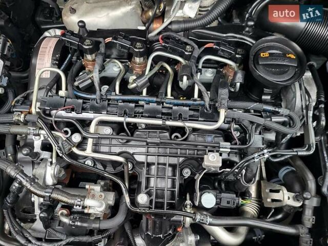 Черный Фольксваген Туран, объемом двигателя 1.6 л и пробегом 204 тыс. км за 11950 $, фото 92 на Automoto.ua