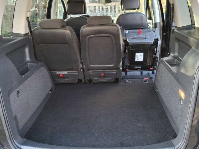 Чорний Фольксваген Туран, об'ємом двигуна 1.6 л та пробігом 222 тис. км за 12000 $, фото 6 на Automoto.ua