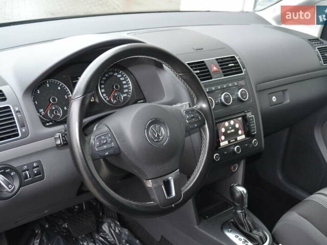 Черный Фольксваген Туран, объемом двигателя 2 л и пробегом 230 тыс. км за 14200 $, фото 13 на Automoto.ua
